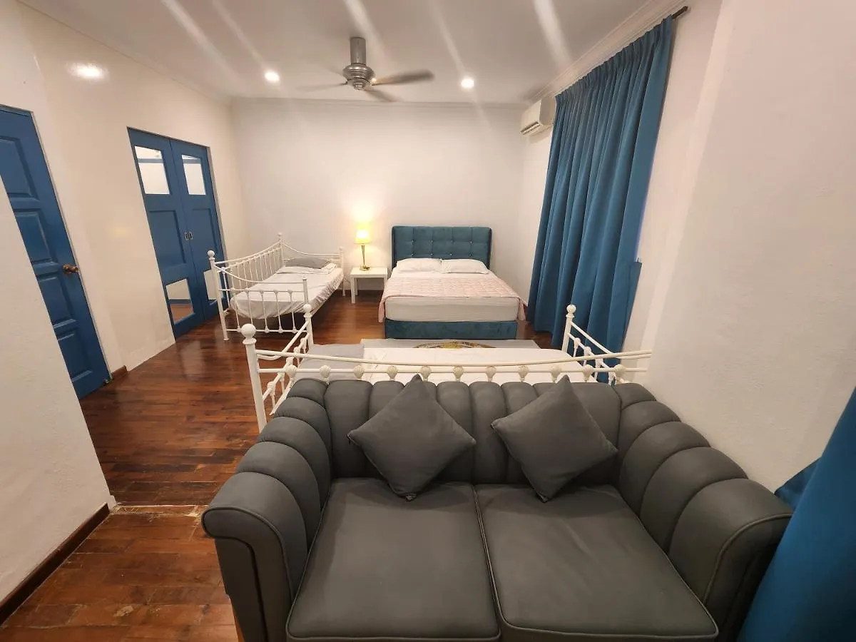 Solok Burma Vacation Home @ Gurney Penang جورج تاون بيت للعطل